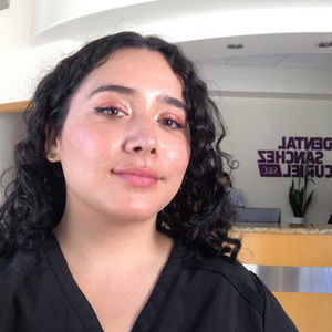 Meet your Posher, Carmen azucena